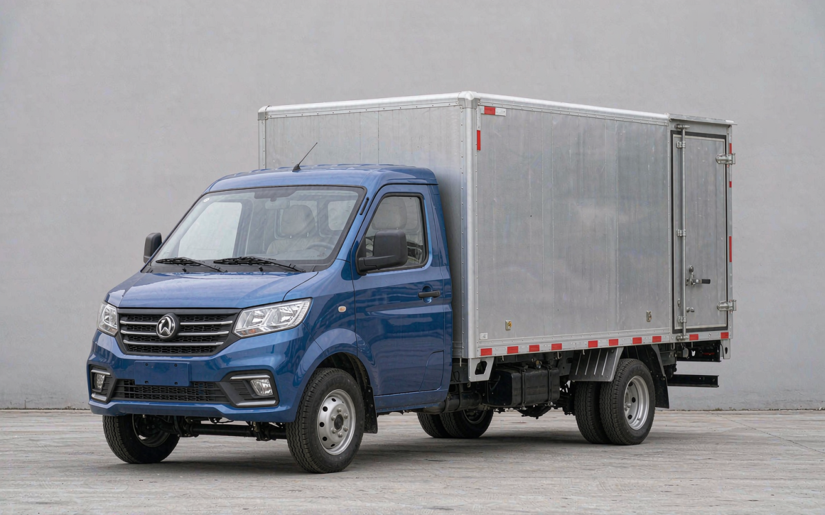 NV-U04 HOWO 4×2 Cargo Truck 4.2 m box (used)